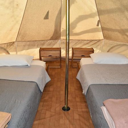 Camping Oliana מראה חיצוני תמונה