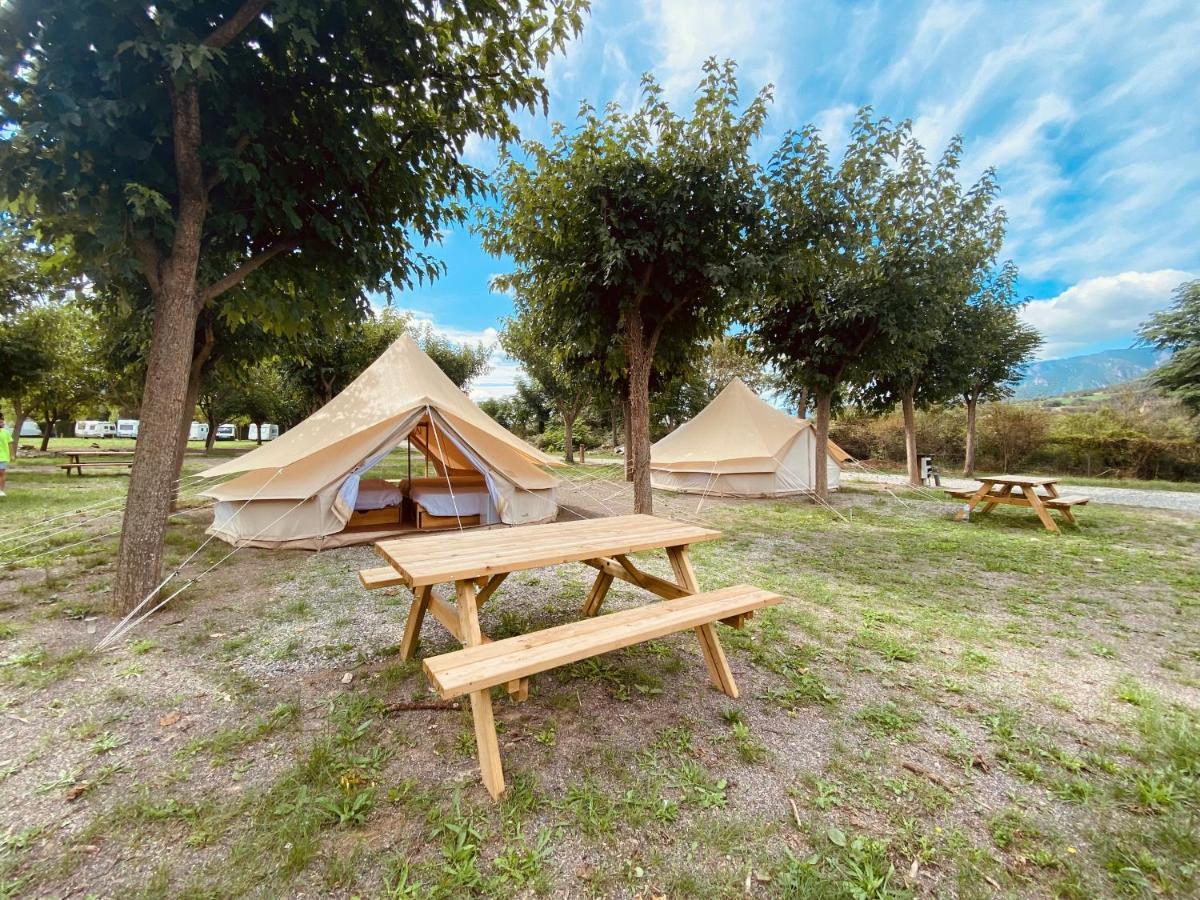 Camping Oliana מראה חיצוני תמונה