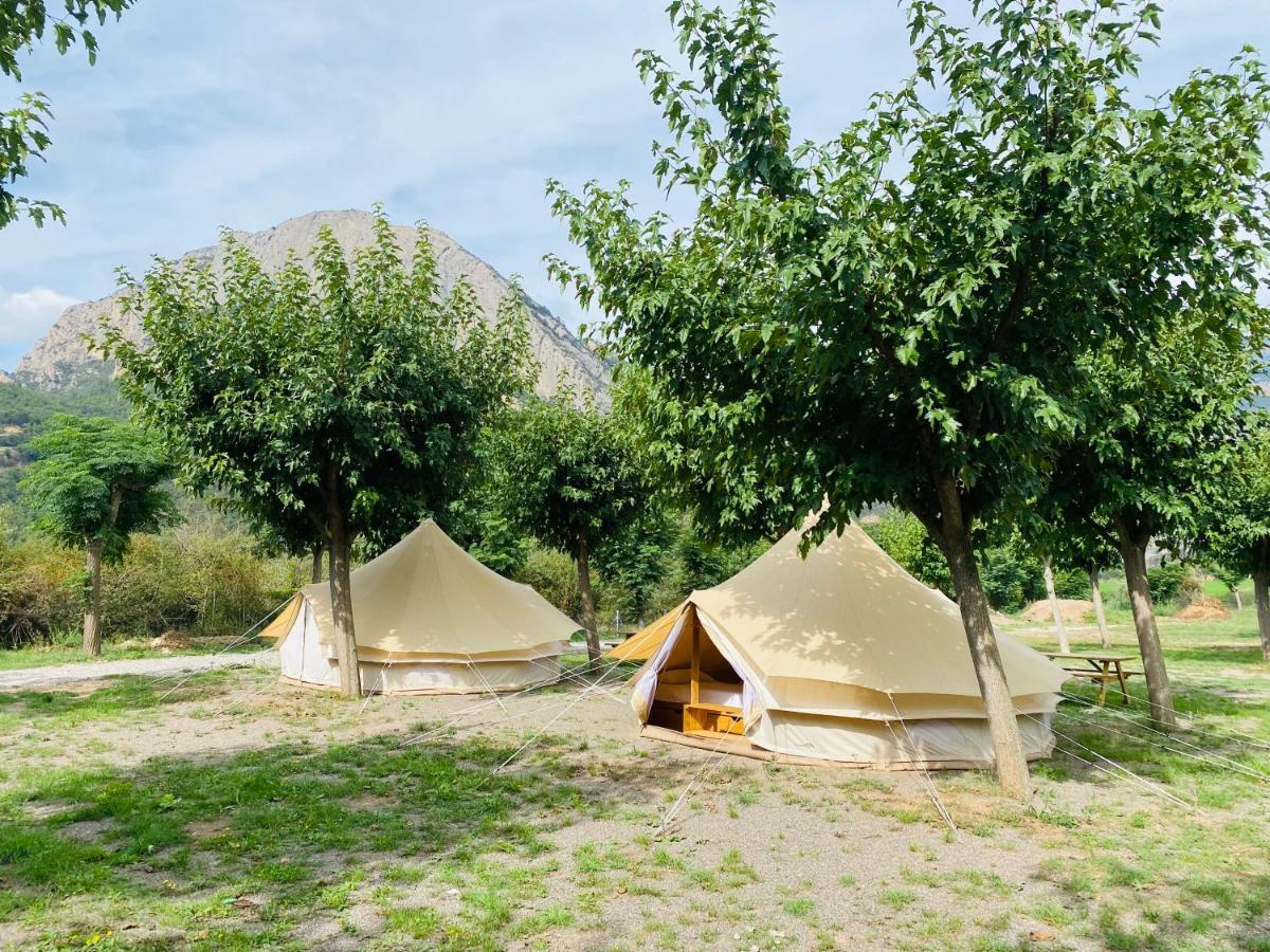 Camping Oliana מראה חיצוני תמונה