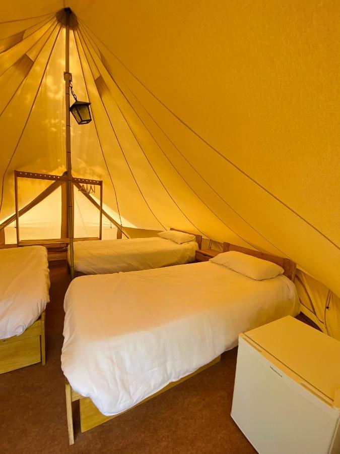 Camping Oliana מראה חיצוני תמונה