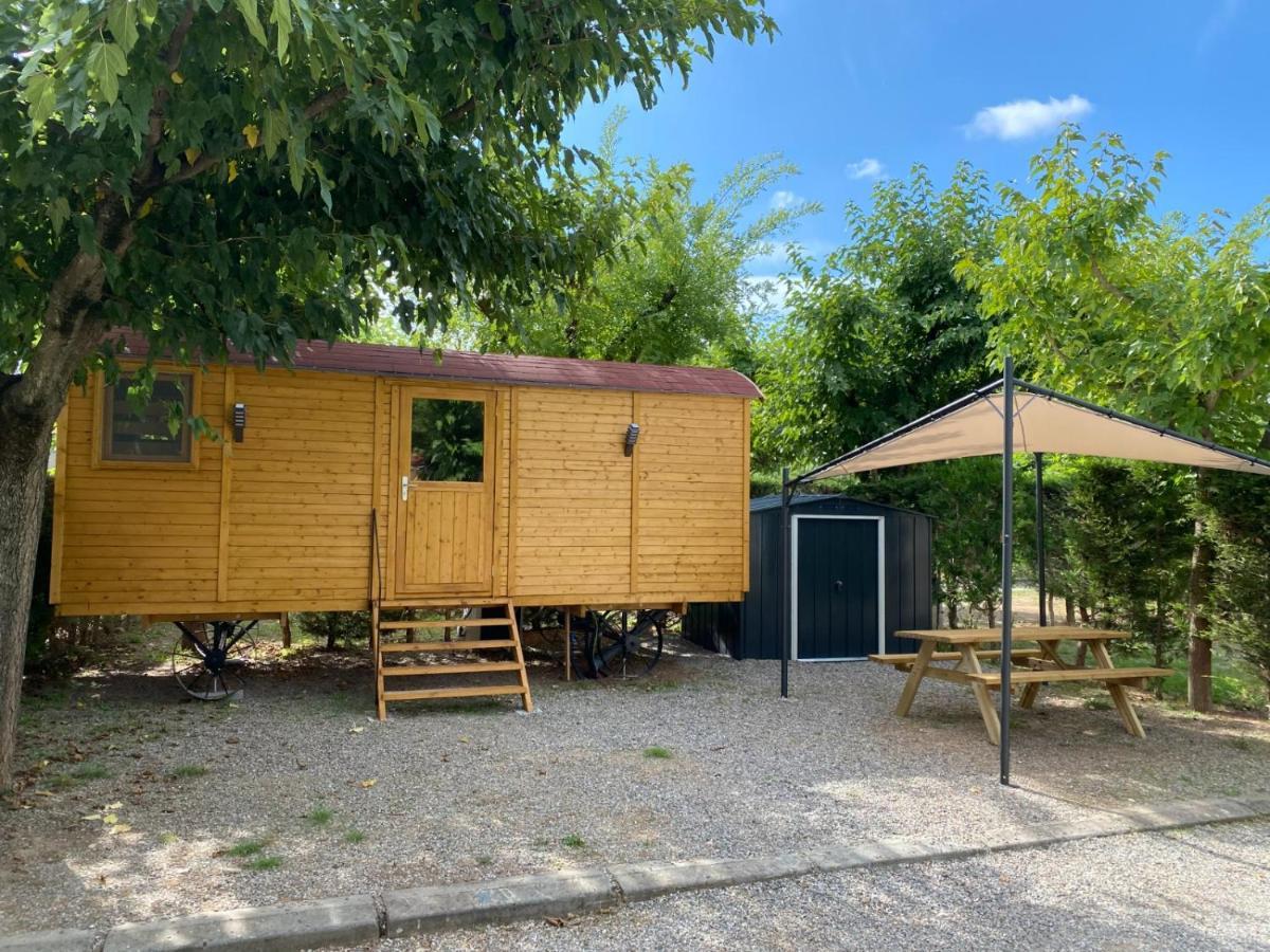 Camping Oliana מראה חיצוני תמונה