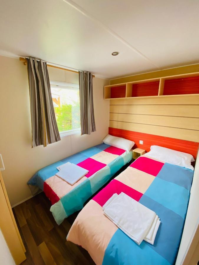 Camping Oliana מראה חיצוני תמונה