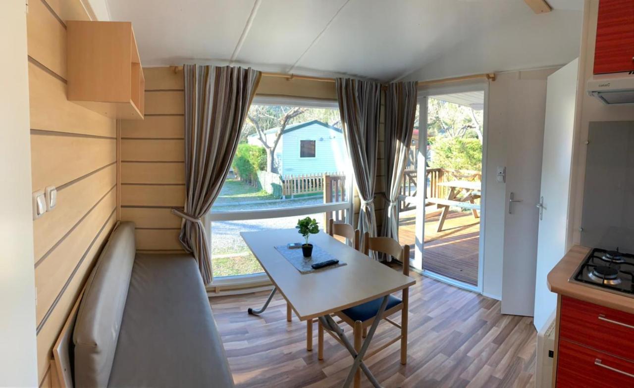 Camping Oliana מראה חיצוני תמונה
