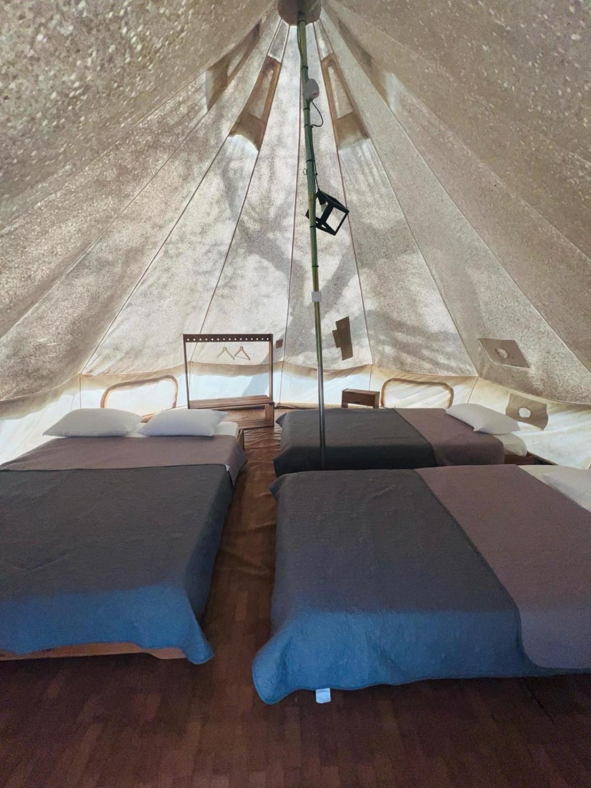 Camping Oliana מראה חיצוני תמונה