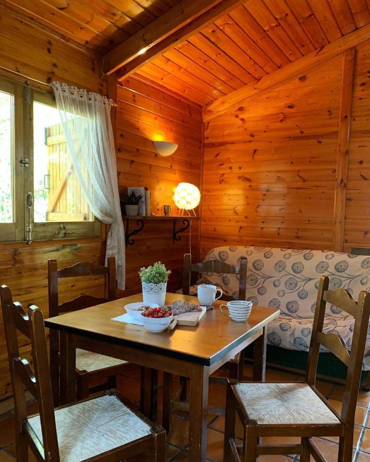 Camping Oliana מראה חיצוני תמונה