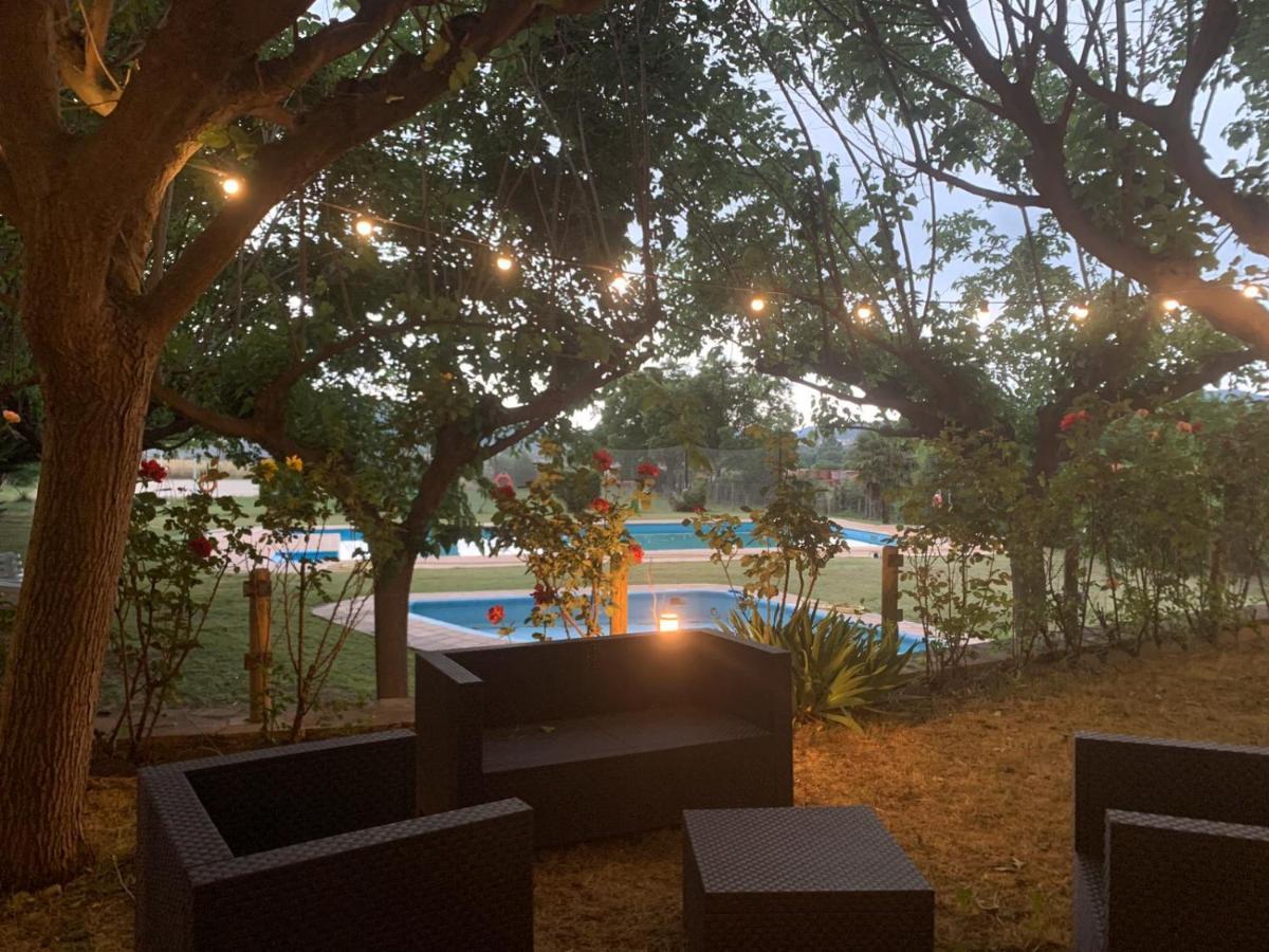 Camping Oliana מראה חיצוני תמונה